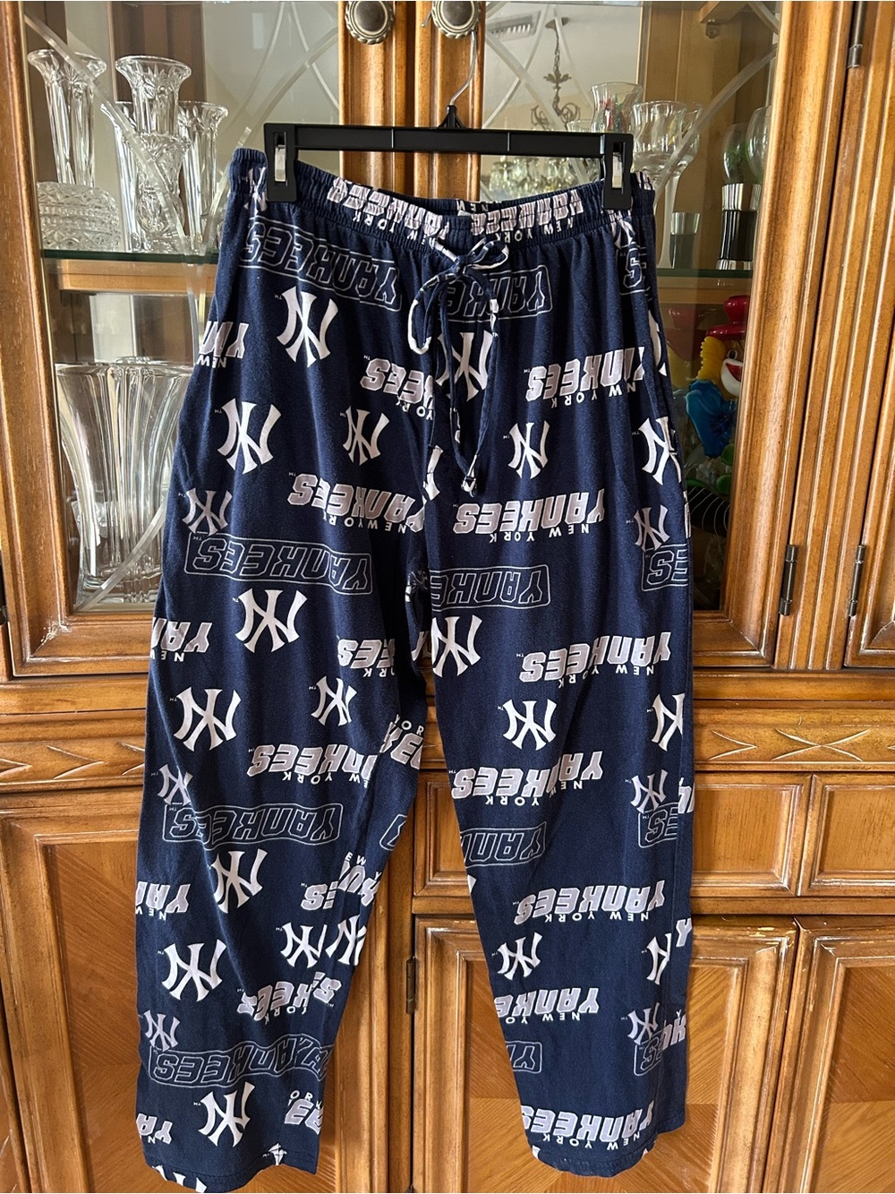 New York Yankees Men's Navy Logo Lounge Joggers - 100% Cotton